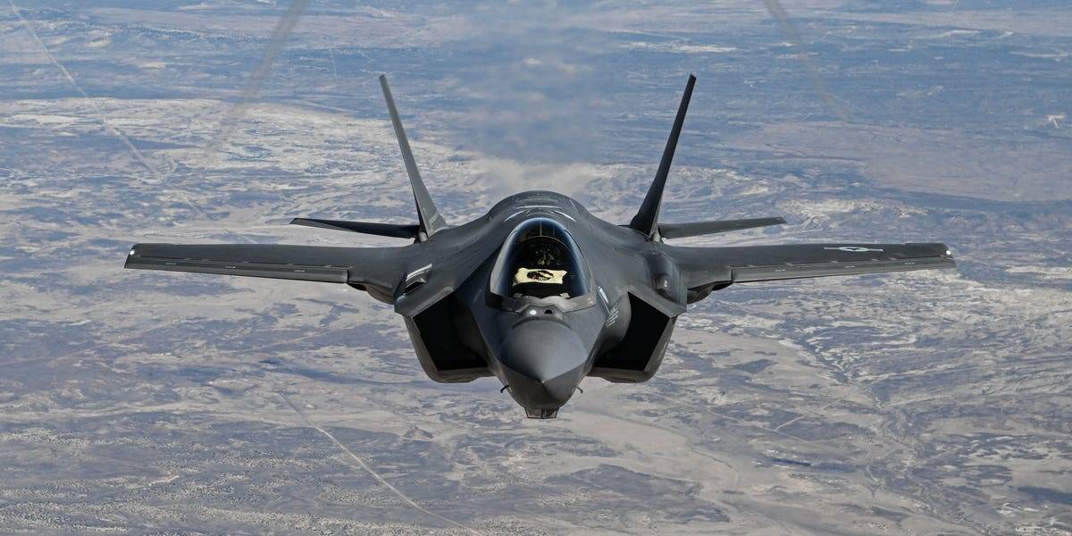 بالصور... طهران تسقط F-35 واحتمال نجاة الطيار ضئيل