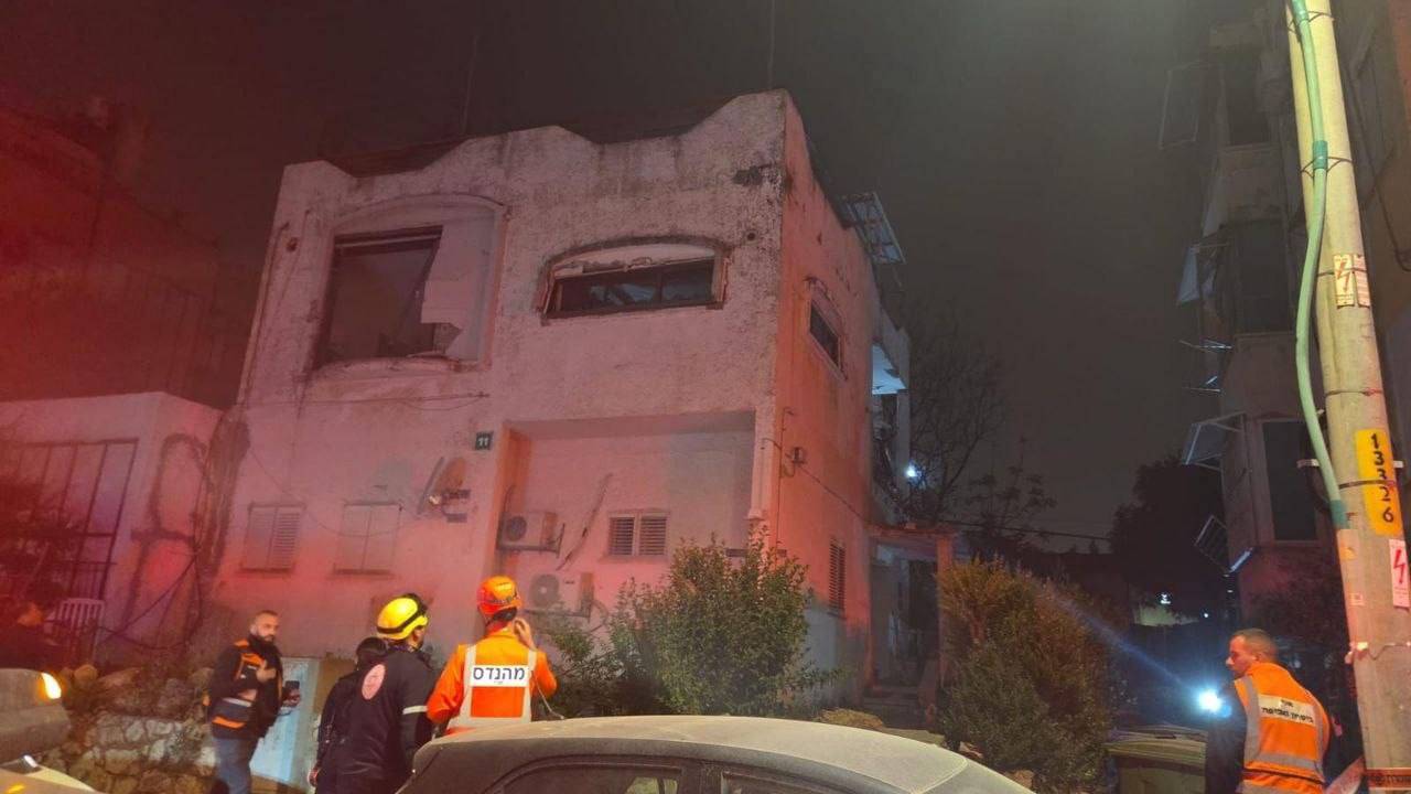 دمار وحرائق وانقطاع كهرباء في "إسرائيل" بعد هجوم صاروخي إيراني