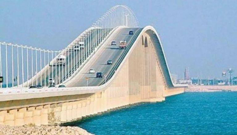 استئناف حركة المرور على جسر الملك فهد بعد تعليق احترازي