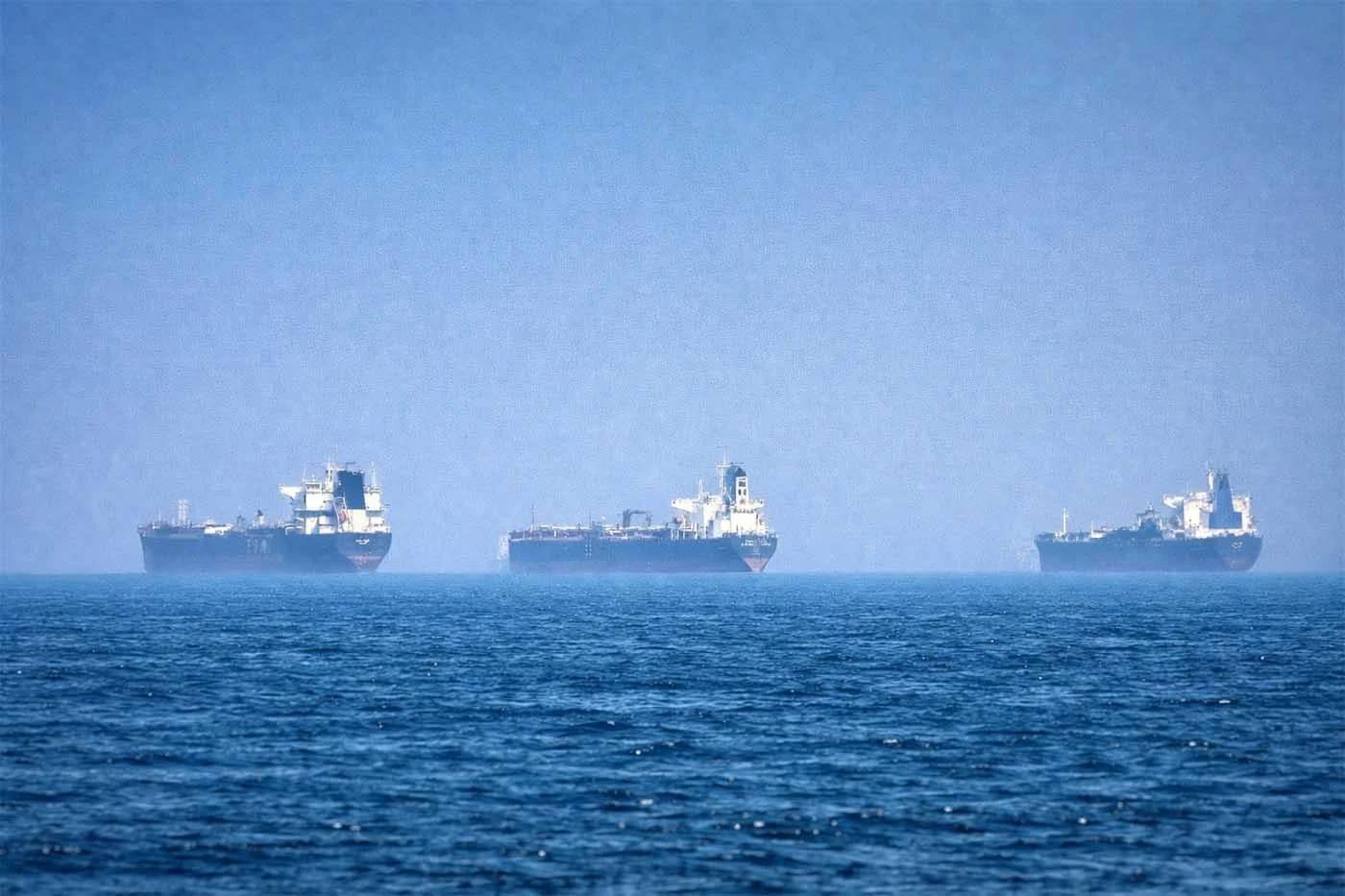 بعد محادثات بناءة.. سفينة ماليزية تعبر هرمز