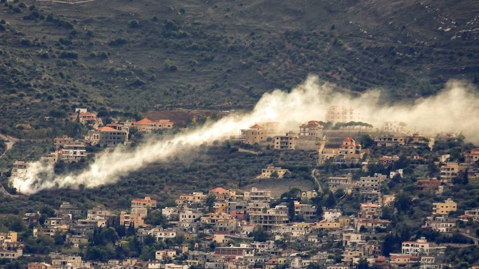 بالفيديو -  استهداف دبابة وآلية لجيش الاحتلال في بلدة رشاف بجنوب لبنان