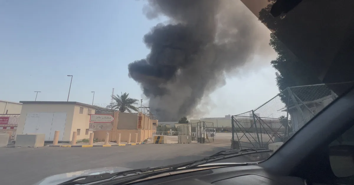 الكويت والإمارات: خسائر مادية نتيجة استهداف إيراني لمصانع البتروكيماويات