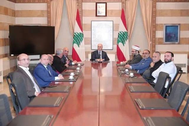 الحجار يستقبل نواب ووفود بلدية