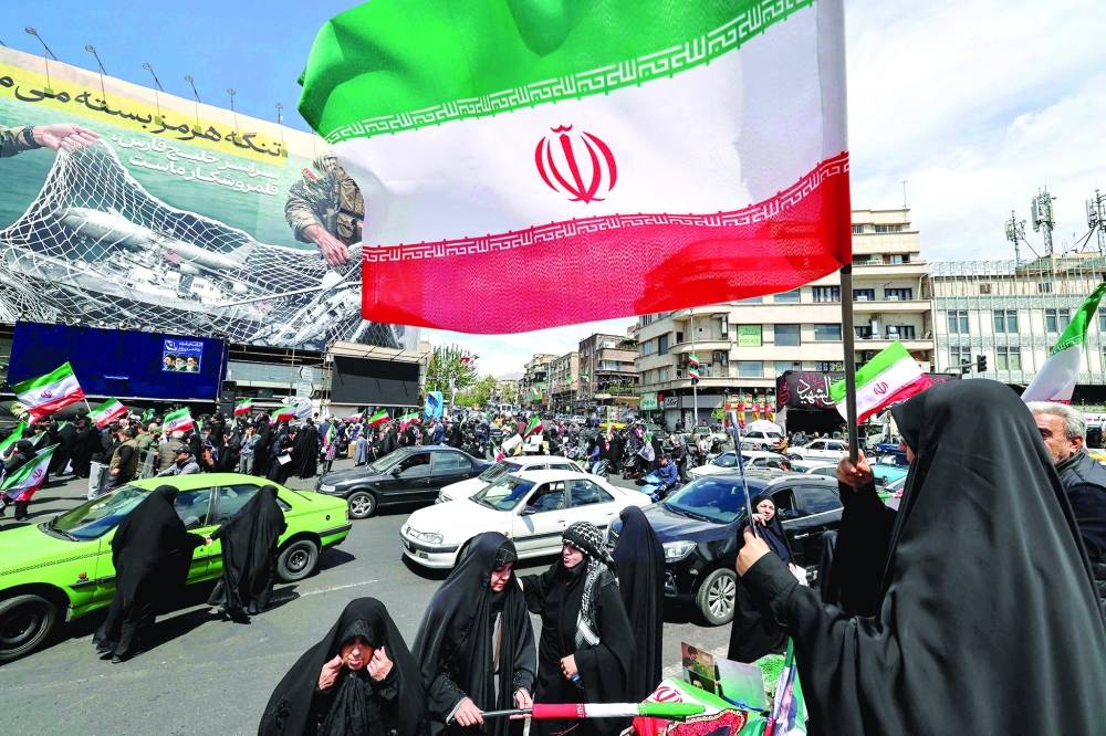 الإنتصار العظيم مُقابل الجنون العظيم