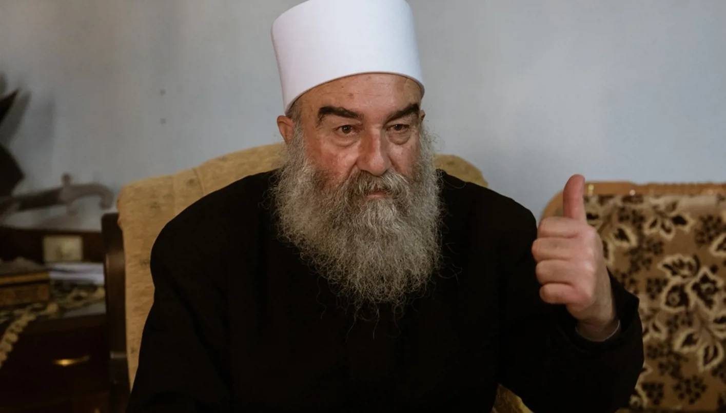 الشيخ الهجري يحلّ اللجنة القانونية في السويداء