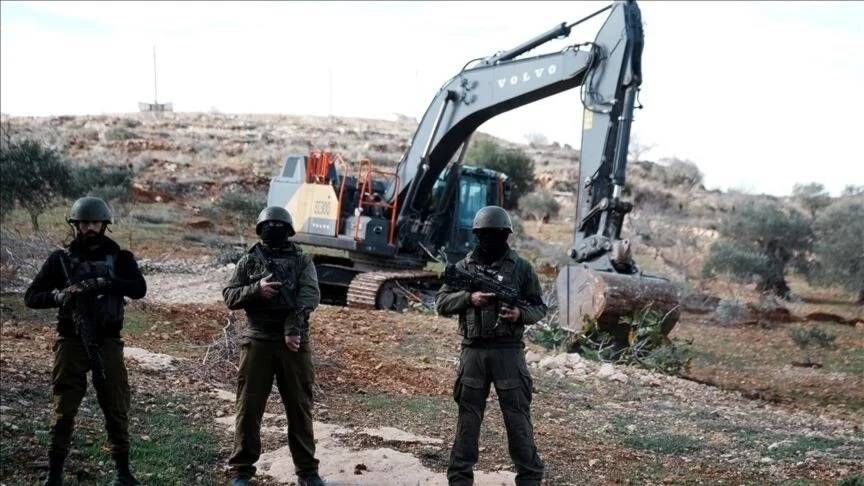 قرار إسرائيلي بتجريف أراض فلسطينية مثمرة في نابلس.. وهدم منزل في القدس