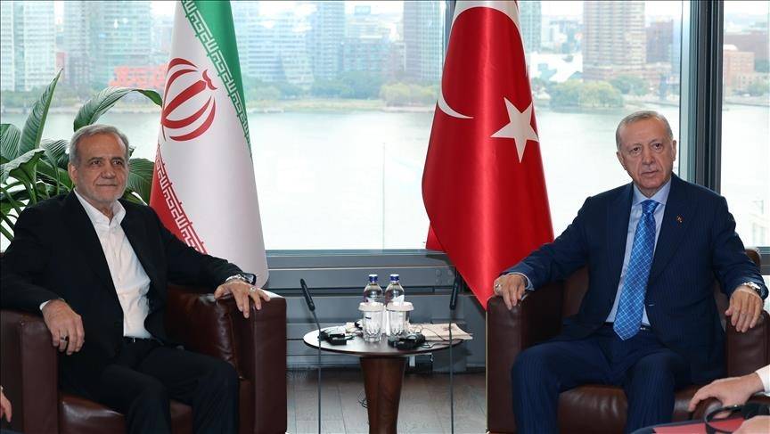 بزشكيان لأردوغان: استمرار وقف إطلاق النار مرهون بالتزام الأطراف
