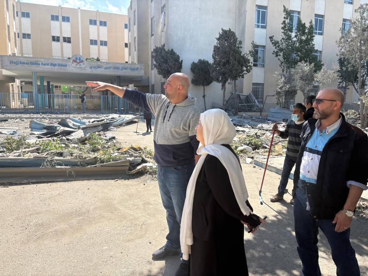 الحريري تتفقد أضرار العدوان في صيدا