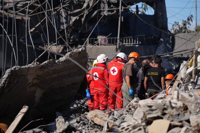 نقابة الأطباء: مجازر بحق الكوادر الطبية واستهداف متواصل للمستشفيات والإسعاف