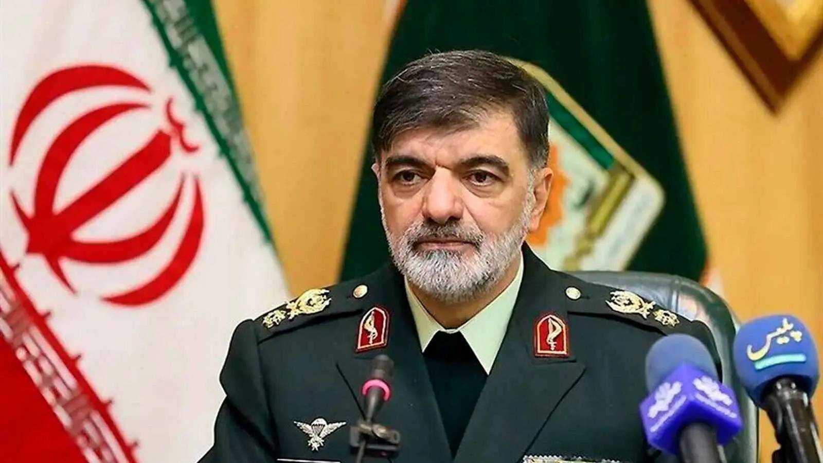 قائد الشرطة الإيرانية يدعو المواطنين للنزول إلى الشوارع