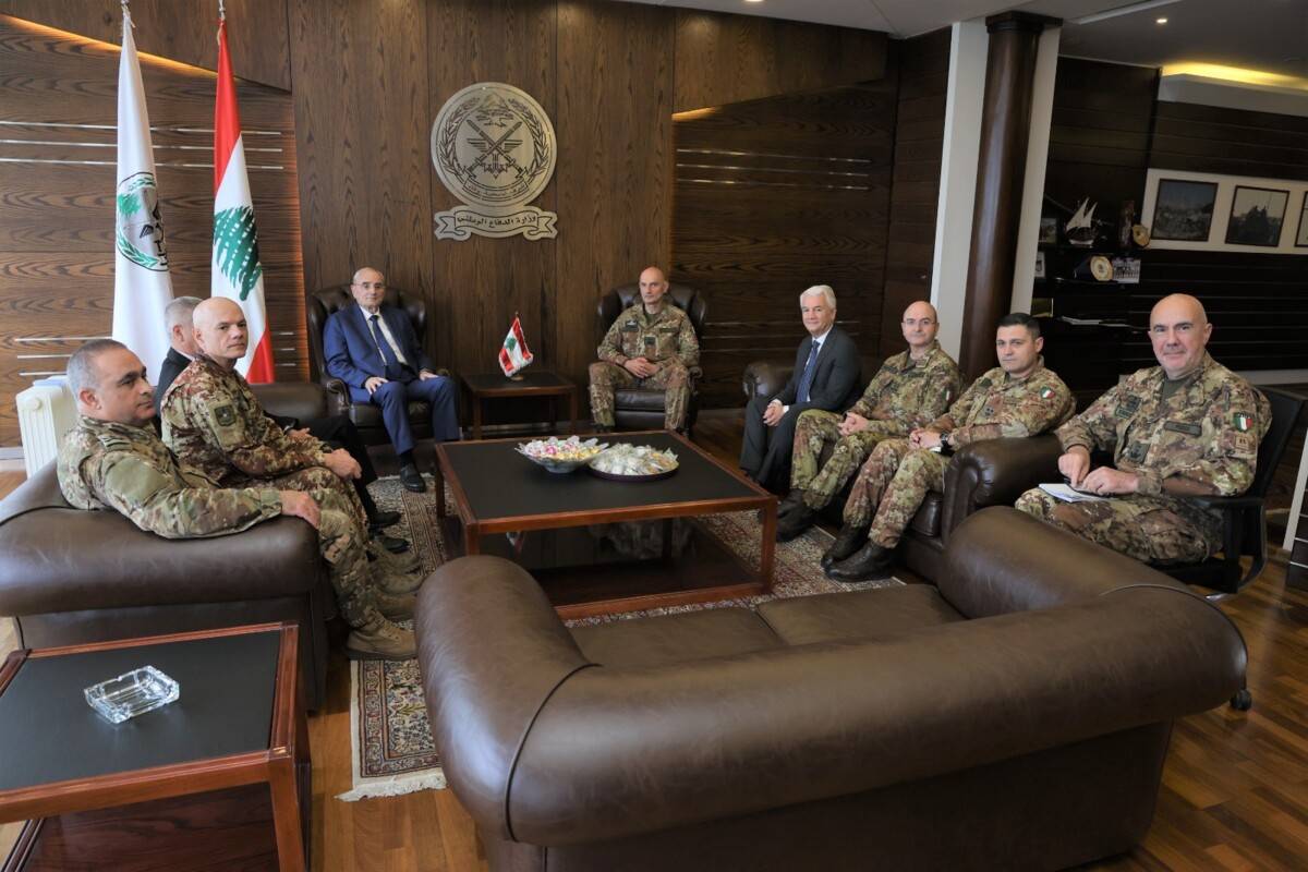 رئيس أركان الدفاع الإيطالي يؤكد لمنسى التزام بلاده بالوقوف إلى جانب لبنان