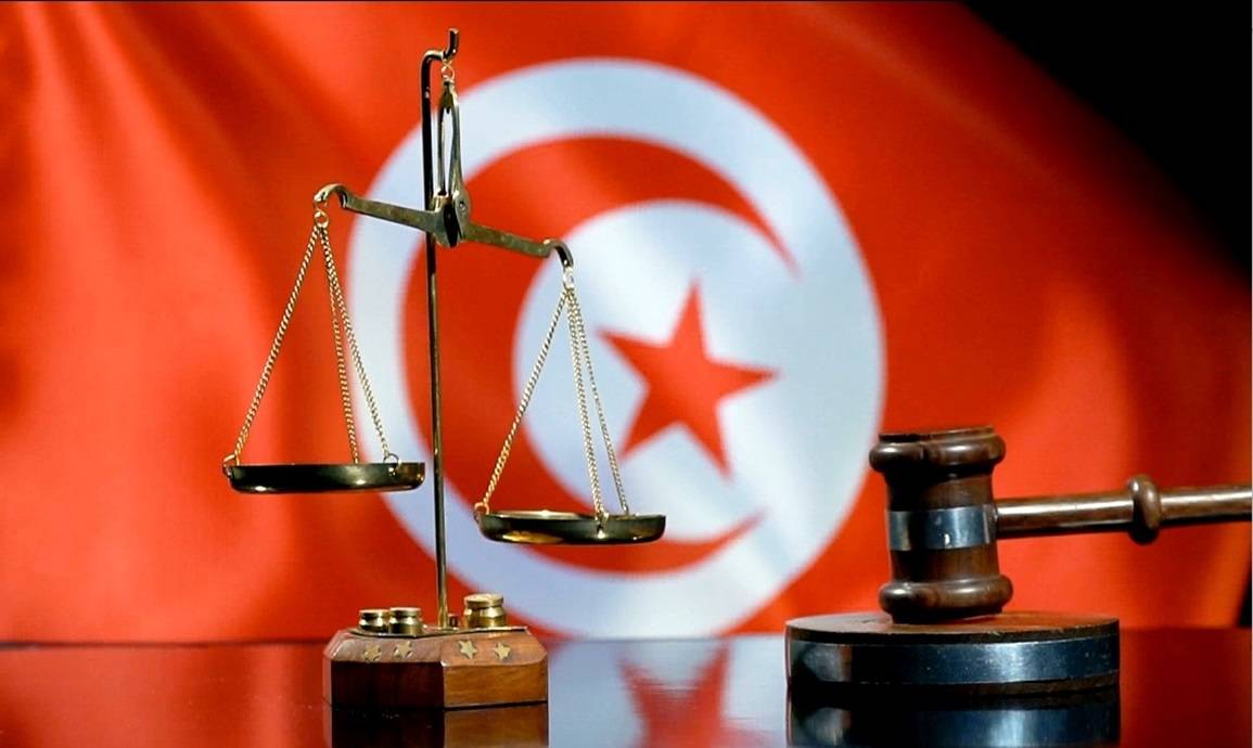توقيف الرئيس السابق لهيئة مكافحة الفساد في تونس على ذمة التحقيق