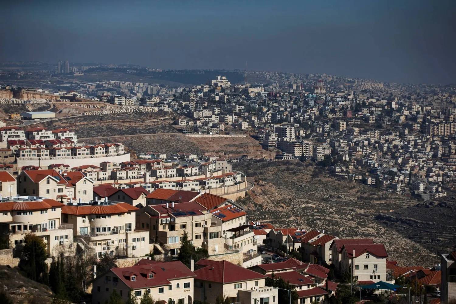 "إسرائيل" تخطط لتقليص الوجود الفلسطيني في الضفة
