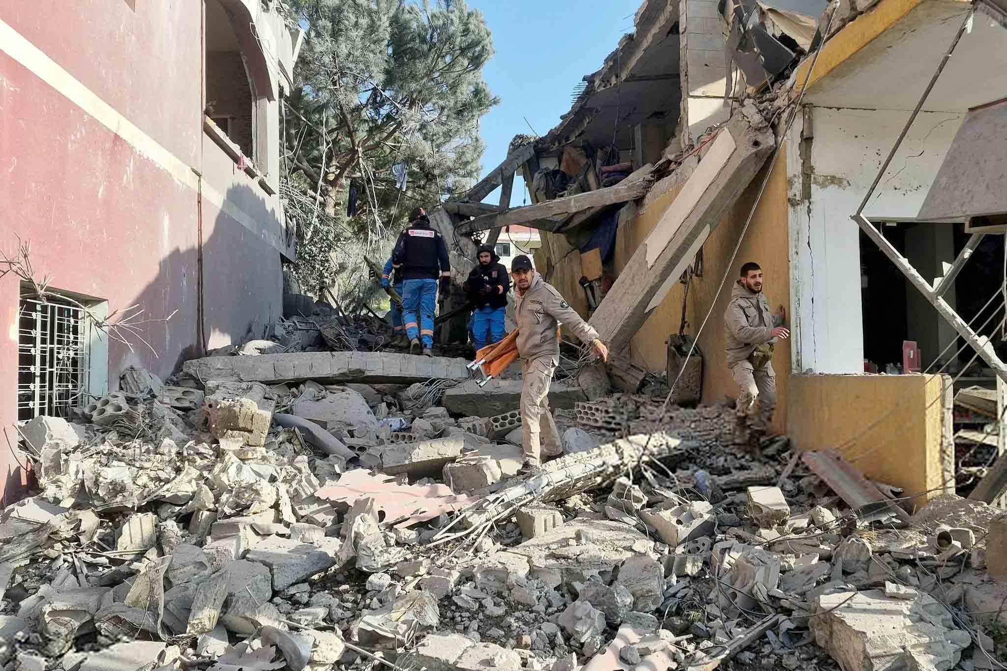 عشية التفاوض... اجندات متضاربة وخطر اليوم التالي؟
تحذير من «فخ» وقف النار... وبري لعدم حرق المراحل!