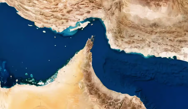 "وول ستريت جورنال": السعودية تضغط لفتح مضيق هرمز
