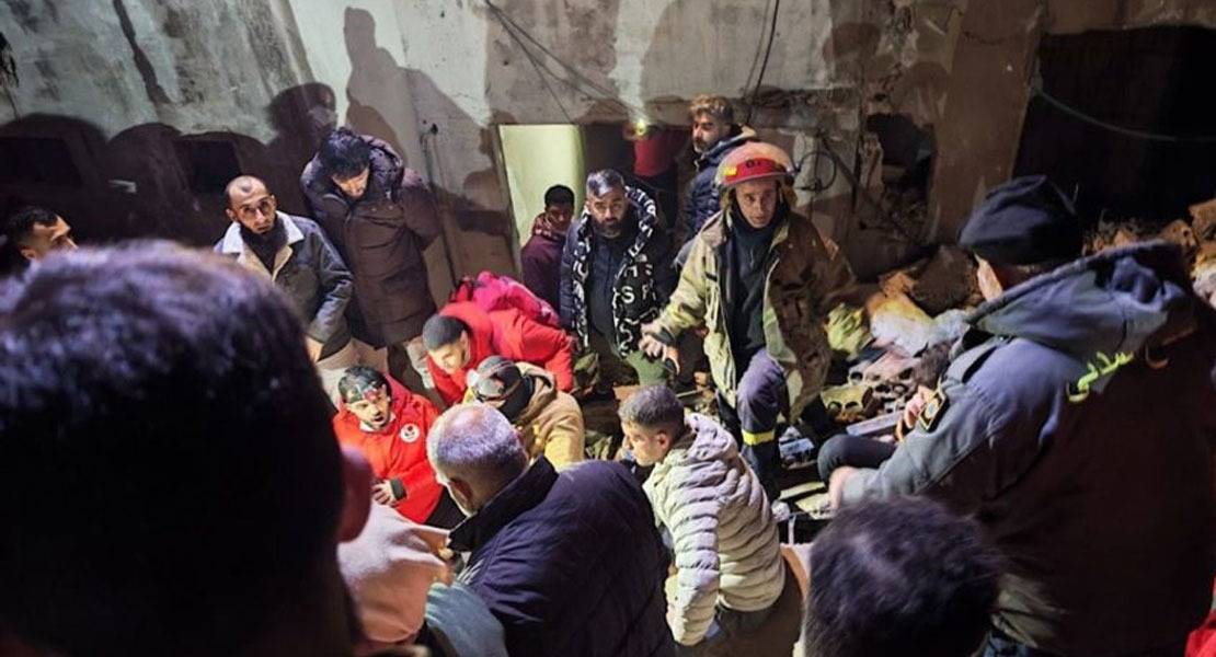 بعد قصف مبنى في عين المريسة… فرق الإنقاذ تبدأ البحث عن مفقودة