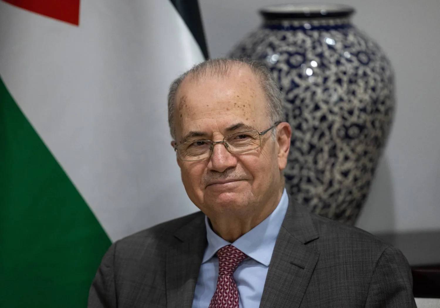 مصطفى يدعو لتسريع الترتيبات الانتقالية لتمكين السلطة من تولي مسؤولياتها في غزة
