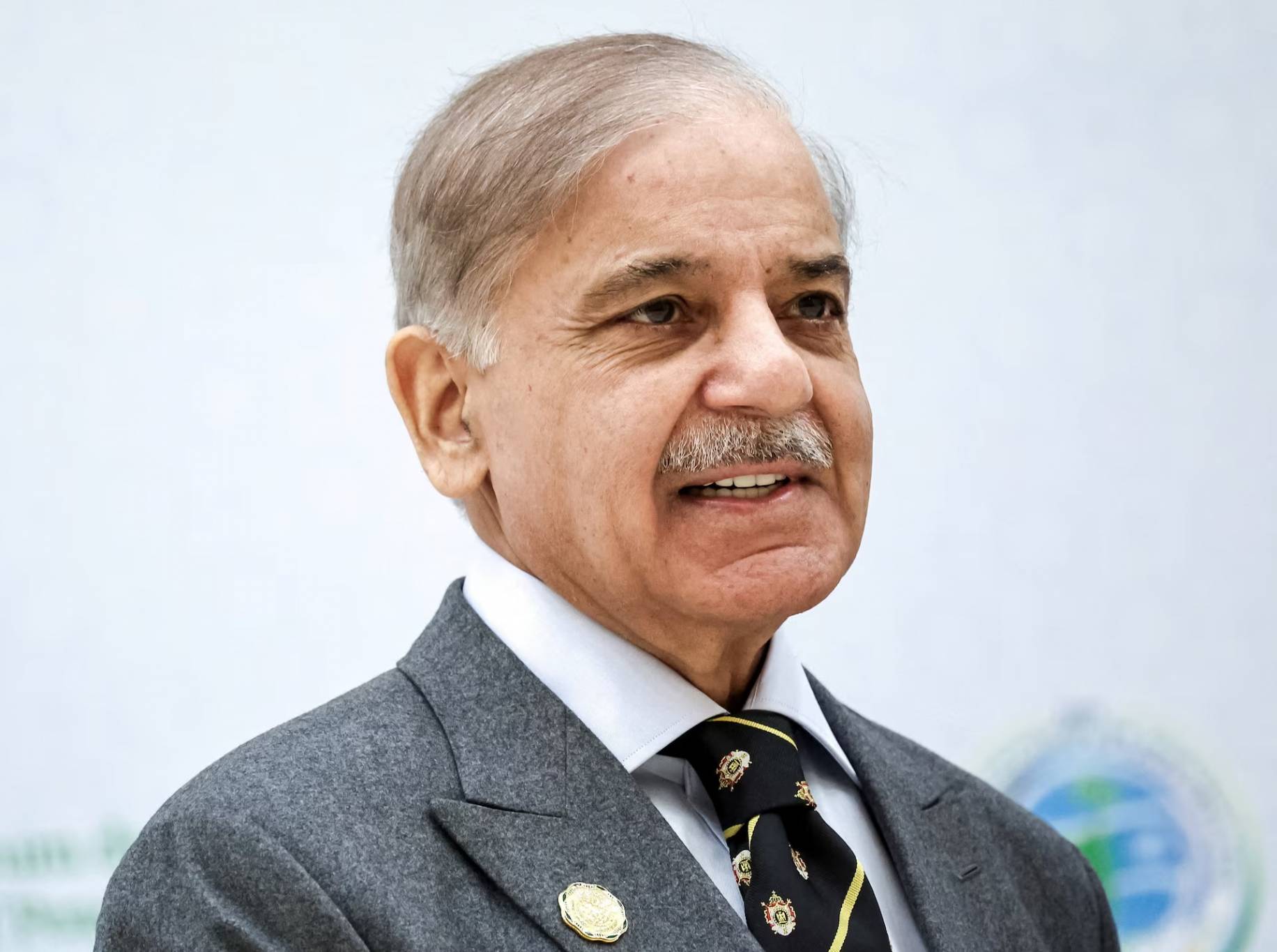 شريف ينهي جولته الدبلوماسية في إطار مساعي إسلام آباد لإنهاء الحرب