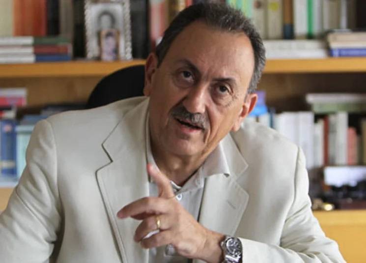 رسالة مزدوجة في اختيار السفير كرم للتفاوض