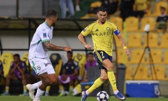 رونالدو يشعل حماس جماهير النصر بعد خماسية الأهلي القطري
