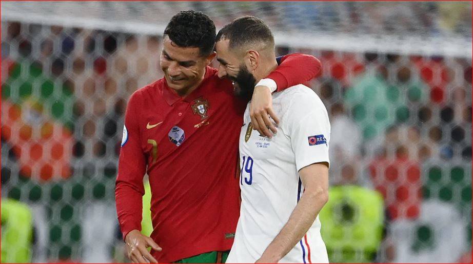 بنزيما: اللعب مع رونالدو تجربة استثنائية