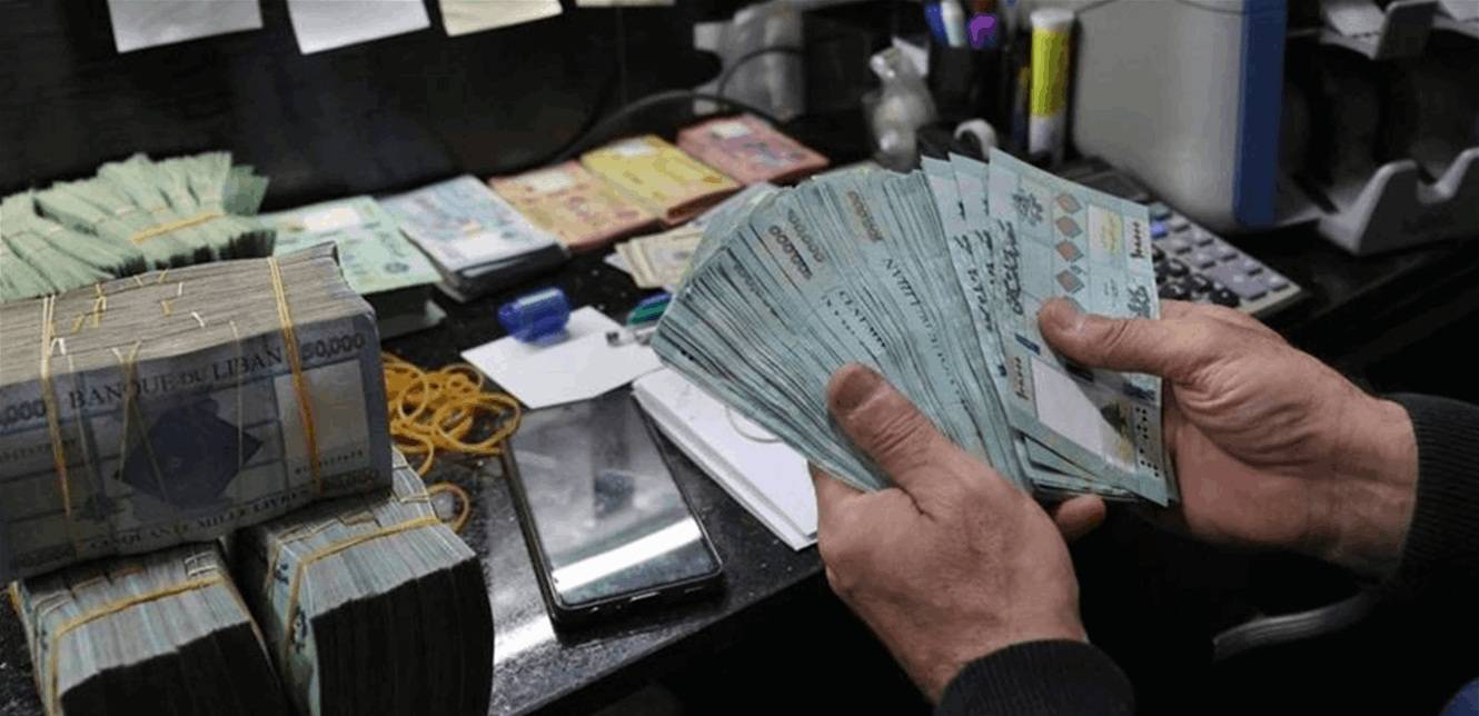 قدامى موظفي الدولة يدعون لتطبيق زيادة الرواتب