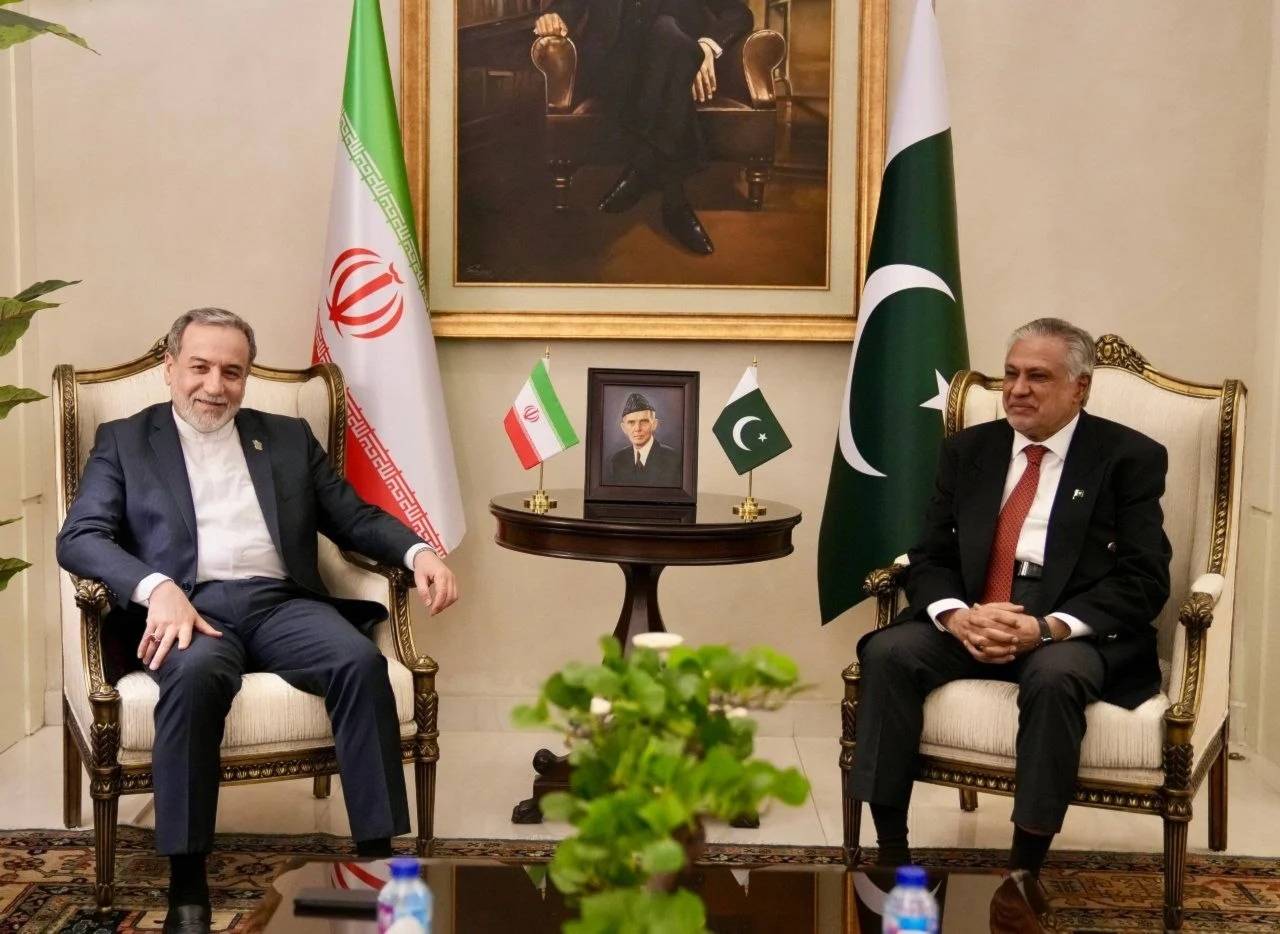 إيران تنفي أي مفاوضات مع واشنطن.. زيارة عراقجي إلى إسلام أباد ثنائية بحتة