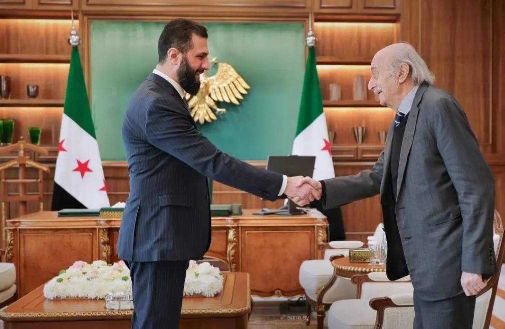 جنبلاط يزور الشرع وتأكيد على تطوير العلاقات اللبنانية- السورية
