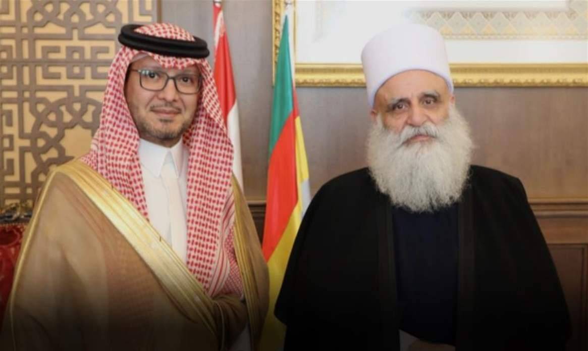 شيخ العقل والسفير البخاري يؤكدان أهمية السلم الأهلي والوحدة الوطنية