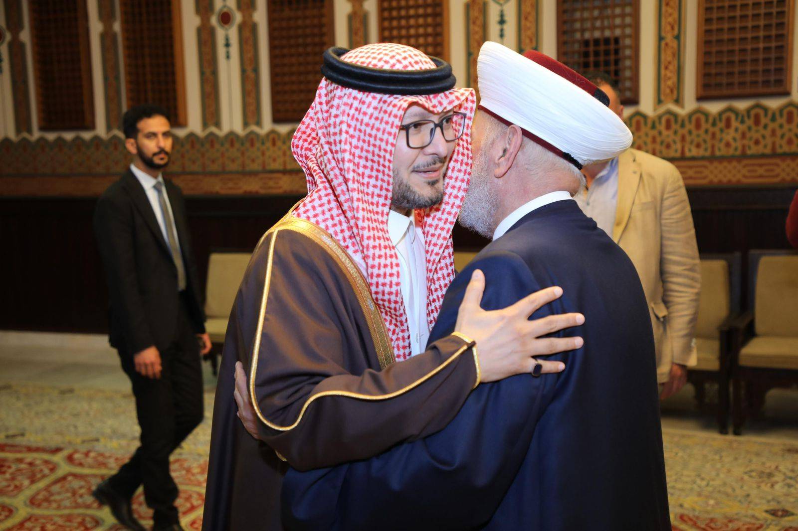 المفتي دريان والبخاري يؤكدان دعم استقرار لبنان وتعزيز وحدة الدولة