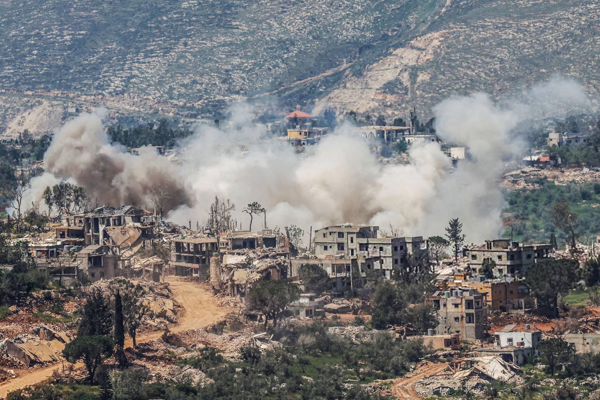 «طلاق» بين الرئاسة الأولى وحزب الله... ماذا بعد؟
إحتقان مُتصاعد… والبلاد أمام مُفترق حاسم