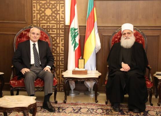 منسى التقى شيخ العقل: وحدة اللبنانيين هي السلاح الأقوى في مواجهة العدوان
