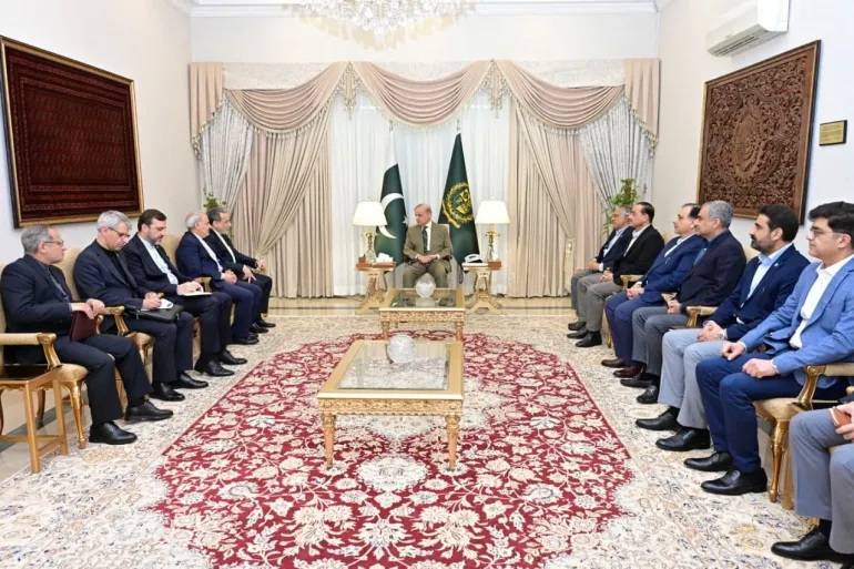 إيران تسلم ردها المعدل إلى الوسيط الباكستاني