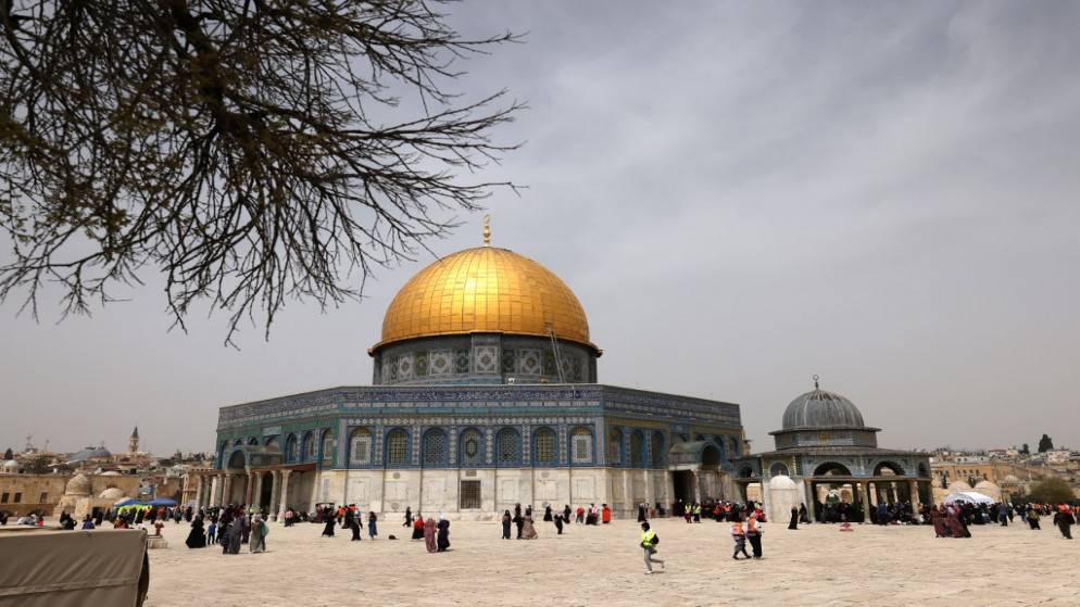 محافظة القدس تحذر من "عدوان صارخ" واقتحامات للمسجد الأقصى