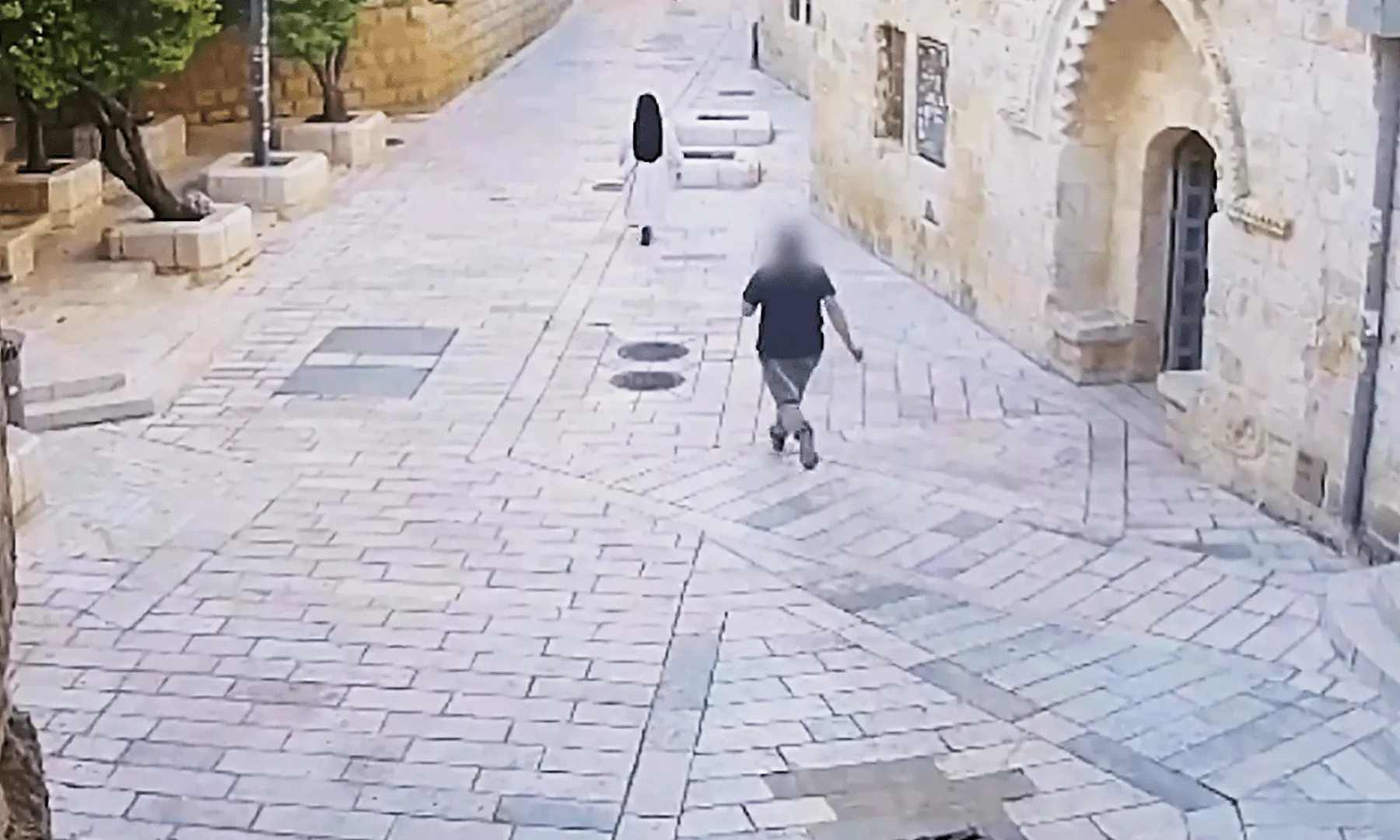 في القدس..مستوطن إسرائيلي يعتدي على راهبة فرنسية !