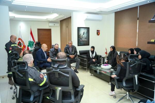 خريش يستقبل عائلات شهداء الدفاع المدني