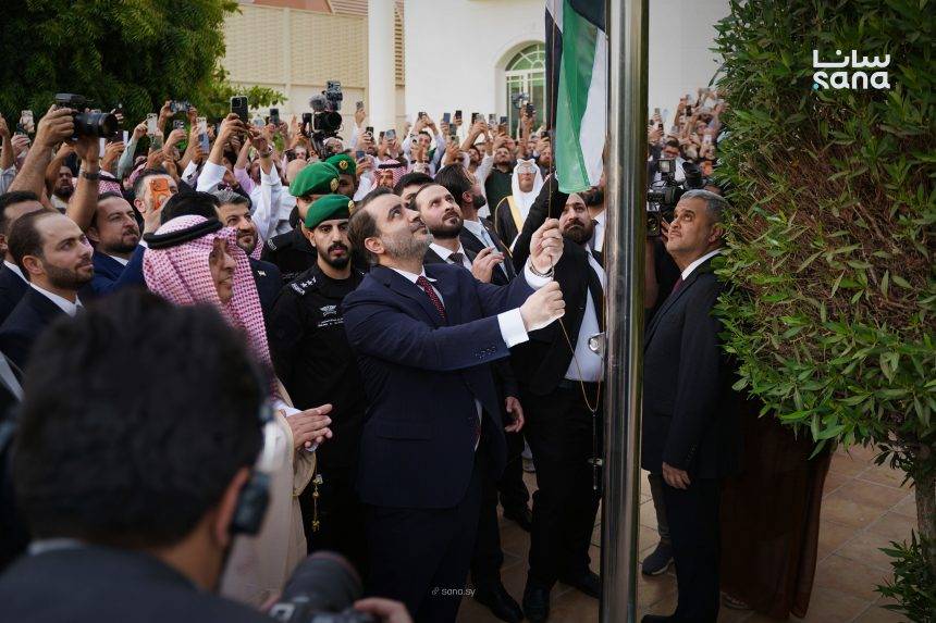 بعد 14 عاماً من إغلاقها..إعادة افتتاح القنصليّة السوريّة في السعوديّة