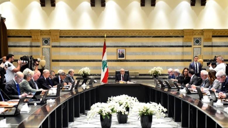 الحكومة تتحرك إدارياً... وسلام يعلن زيارة مرتقبة إلى سوريا