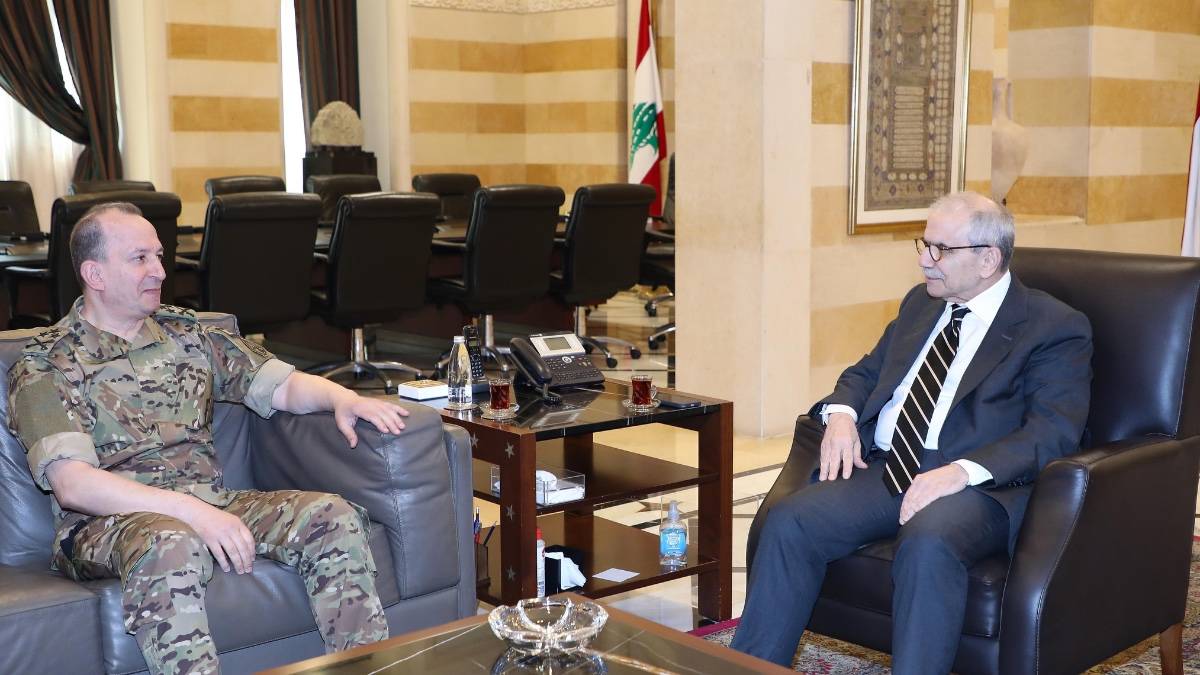 سلام يبحث مع قائد الجيش الوضع في الجنوب وبيروت وتثبيت وقف النار
