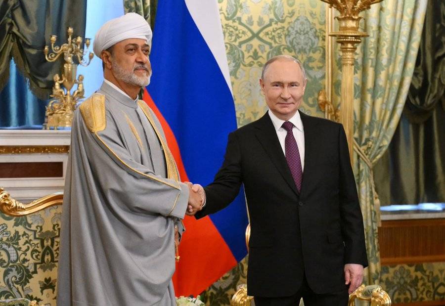 سلطان عمان يهنئ بوتين بذكرى النصر على النازية