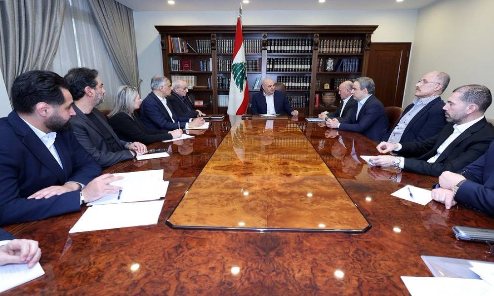 عون عرض مع زواره المداولات
المتعلّقة باقتراح قانون العفو العام