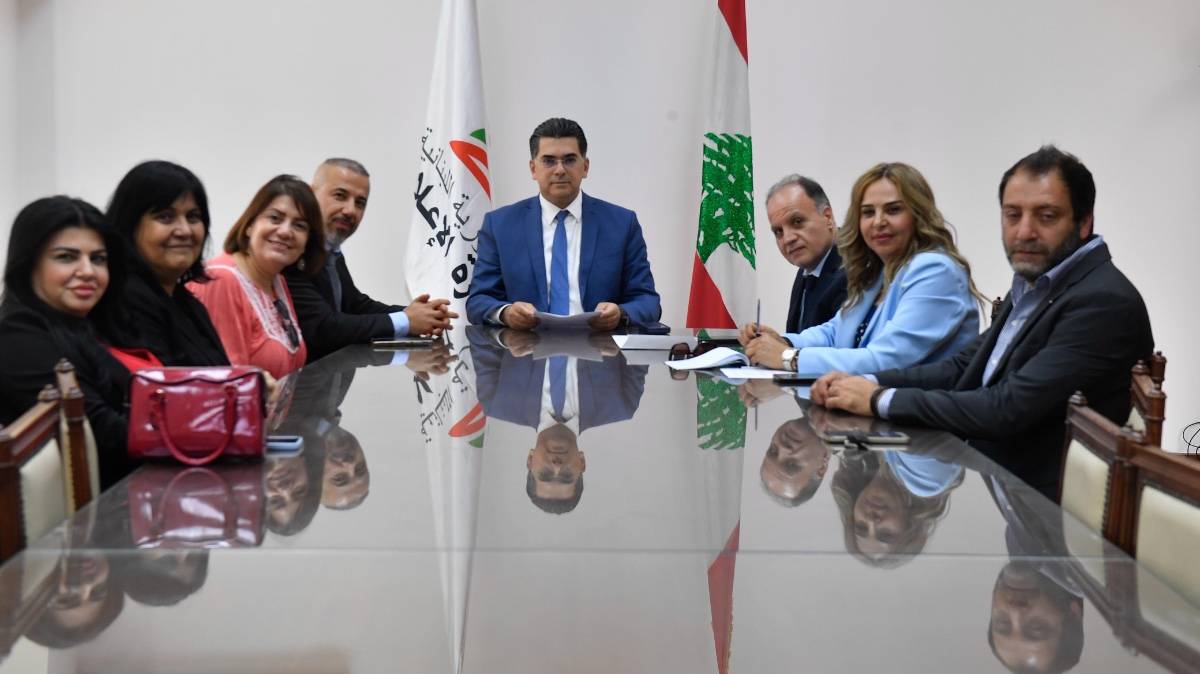 موظفو الإدارة العامة يطالبون بتحسينات… ومرقص يتعهد بمتابعة الملف