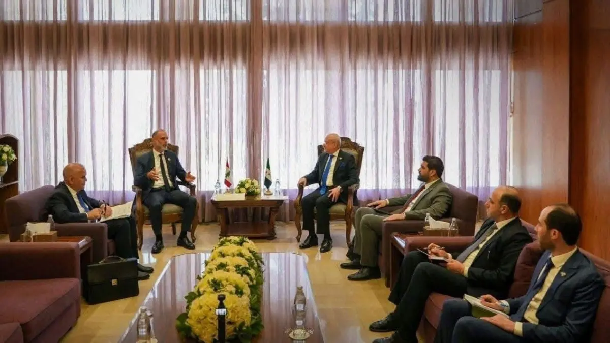 لبنان وسوريا تبحثان تعزيز التعاون في النقل وإعادة فتح المعابر