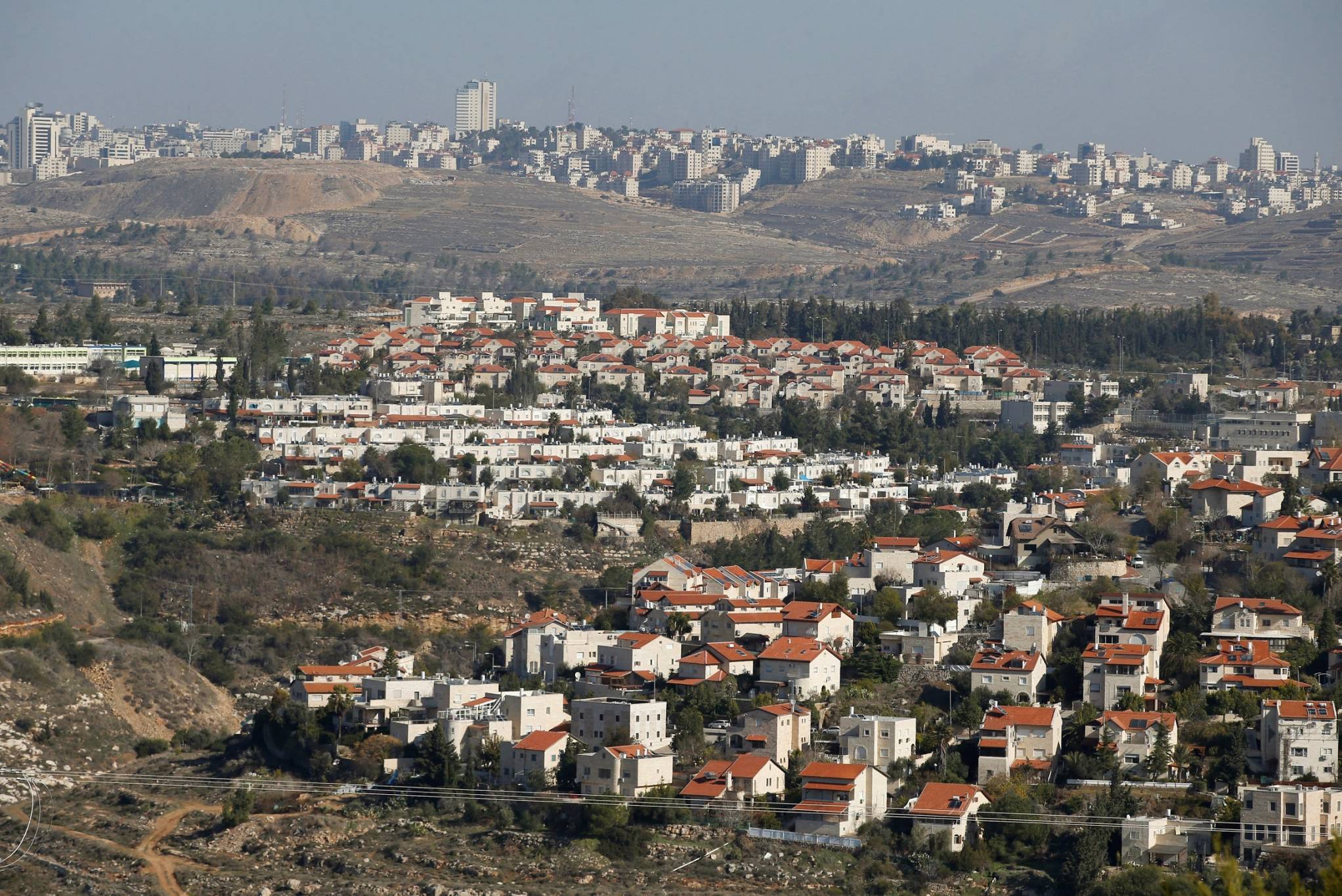 تجريد الفلسطينيين من أراضيهم مستمرّ... وتحذير من سياسات التمييز التخطيطي في القدس!
