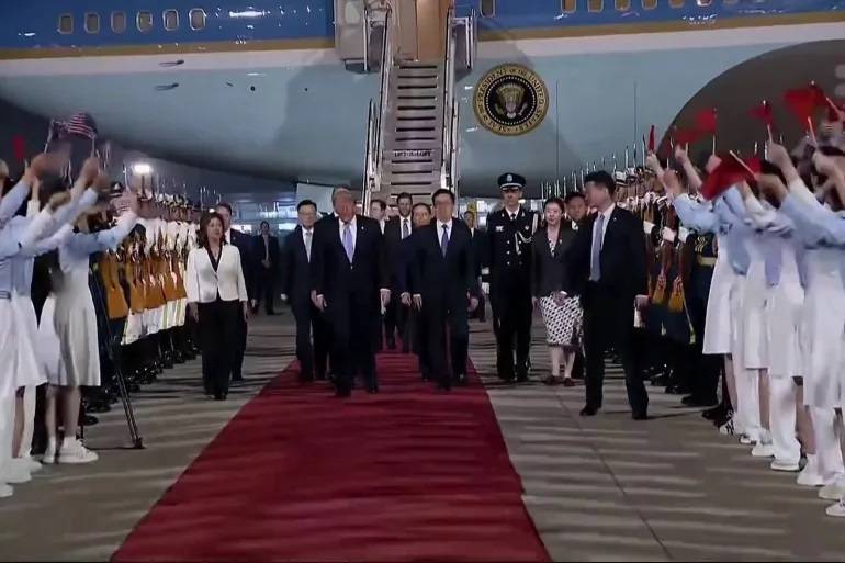 ترامب وصل إلى بكين للقاء نظيره الصيني