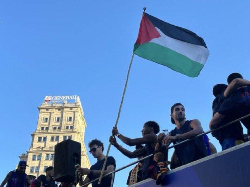 رفع يامال علم فلسطين يثير غضب الصحافة الاسرائيلية