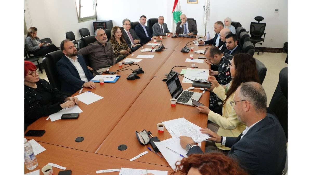 وزارة الصحة تبحث مخاطر أكياس النيكوتين وتفعيل قانون مكافحة التدخين