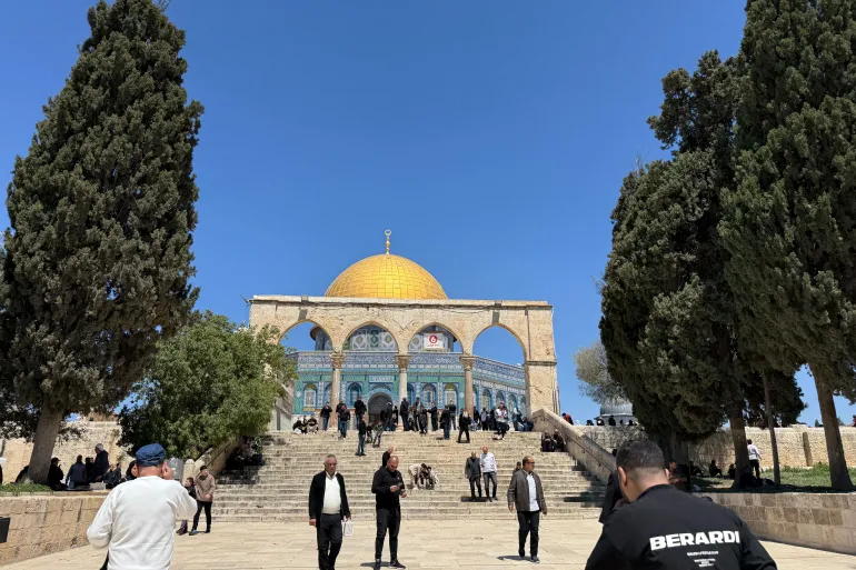 قبيل ذكرى احتلال القدس..وزير إسرائيلي يقتحم الأقصى!