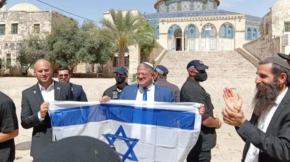 بن غفير يقتحم المسجد الأقصى تزامناً مع "مسيرة الأعلام"