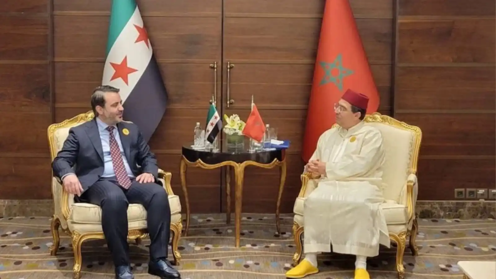 المغرب يعلن إعادة فتح السفارة السورية في الرباط